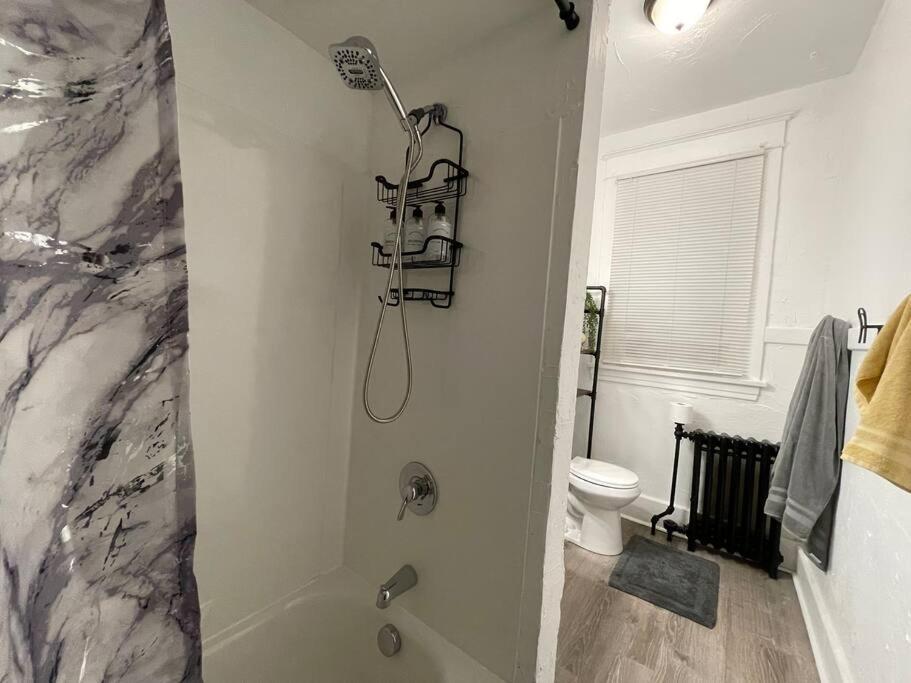 Appartamento Lovely 2Br W Office Space - King Bed & Alexa Pittsburgh Esterno foto