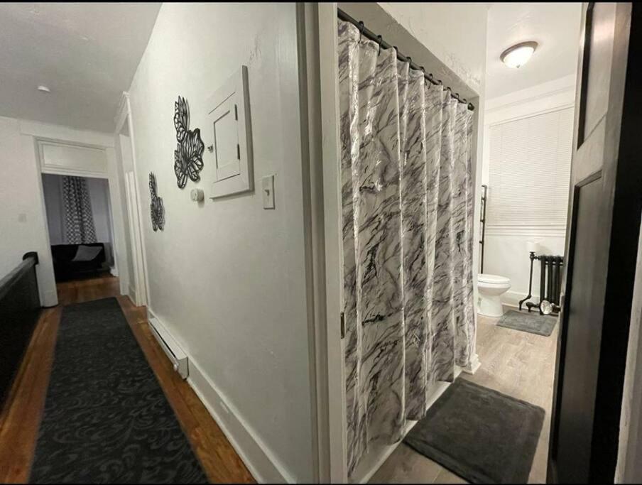 Appartamento Lovely 2Br W Office Space - King Bed & Alexa Pittsburgh Esterno foto